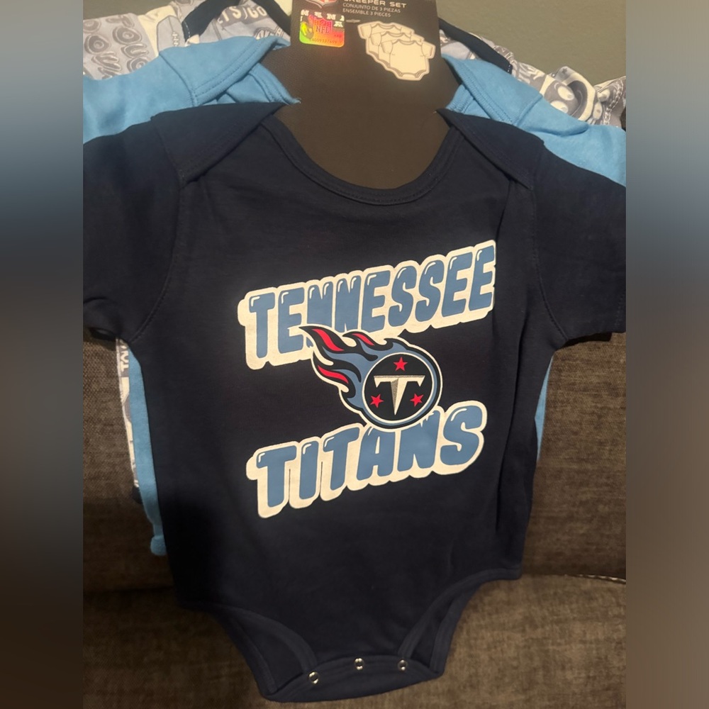 NWT NFL Tennessee Titan onesies (3 pack) size 18 months